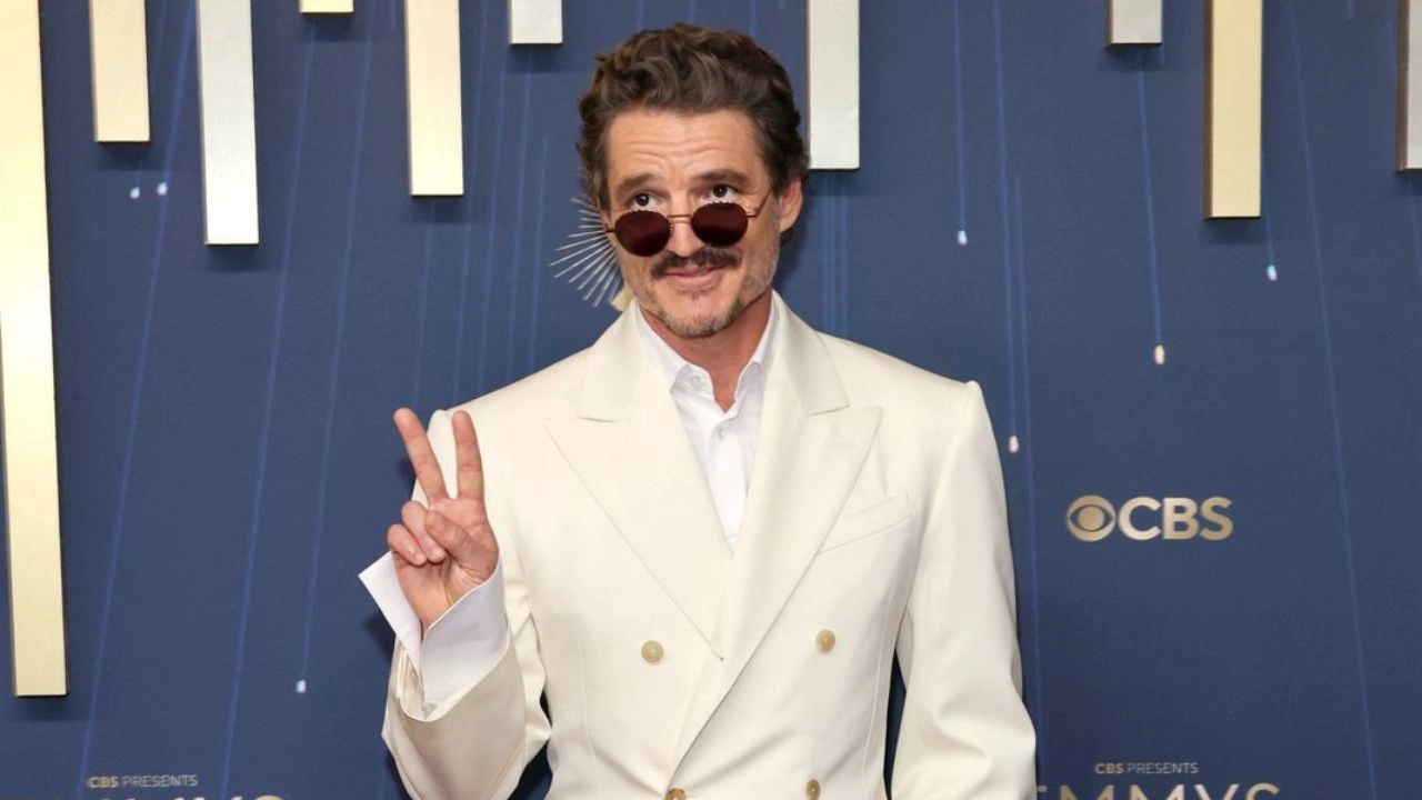 Pedro Pascal (via Getty Images) Pedro Pascal (via Getty Images)