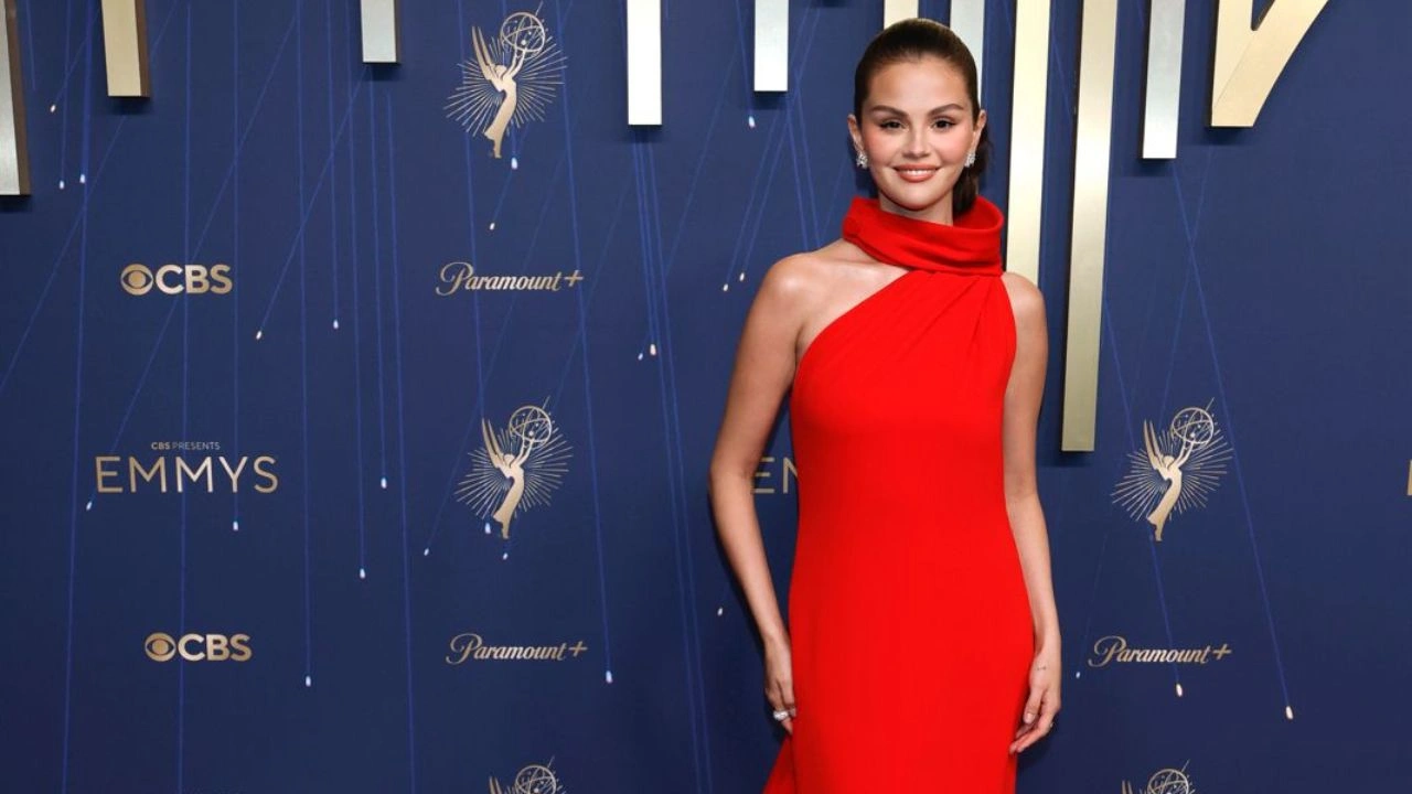 Selena Gomez (via Getty Images) Selena Gomez (via Getty Images)