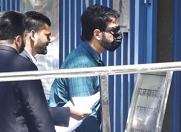 Sonu Sood appears masked in the Ad Office in Delhi for 1xBET investigation: Bollywood News - Bollywood Hungama