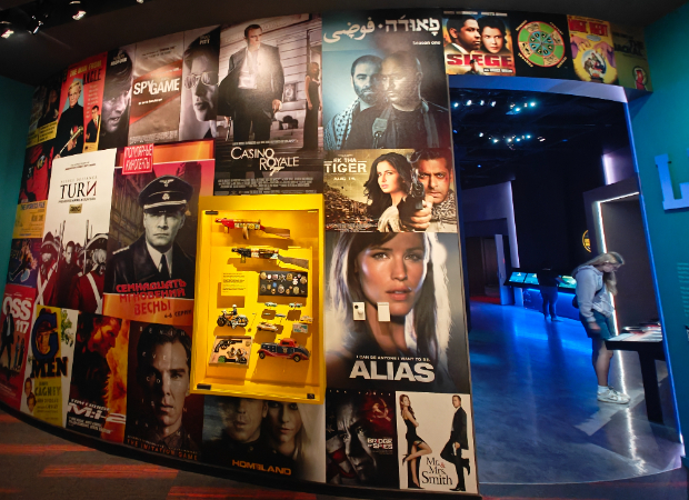 Ananya: Salman Khan's Ek Tha Tiger gets international honor; The International Spy Museum, Washington DC, is the only Hindi film depicted in USA; Kabir Khan Reacts: Bollywood News - IHNS Ananya: Salman Khan's Ek Tha Tiger gets international honor; The International Spy Museum, Washington DC, is the only Hindi film depicted in USA; Kabir Khan Reacts: Bollywood News - IHNS