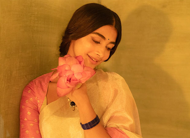 Birthday Special: 8 times Pooja Hegde achieved ultimate saree goals! : Bollywood News - Bollywood Hungama