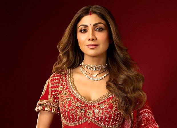 Bombay HC seeks details on Shilpa Shetty's family background before allowing her to travel abroad amid Rs 60 crore EOW probe : Bollywood News - IHNS Bombay HC seeks information about Shilpa Shetty's family background before allowing her to travel abroad amid Rs 60 crore EOW probe