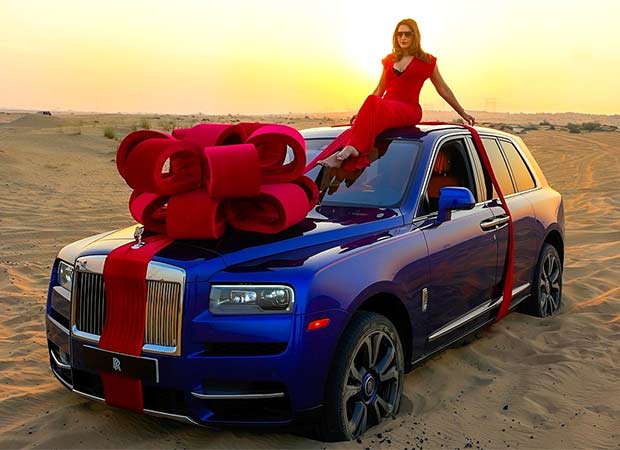 Nargis Fakhri shows off multi-crore Rolls-Royce Cullinan, hints at Tony Baig's grand gesture : Bollywood News - IHNS Nargis Fakhri shows off multi-million Rolls-Royce Cullinan, hints at Tony Baig's grand gesture
