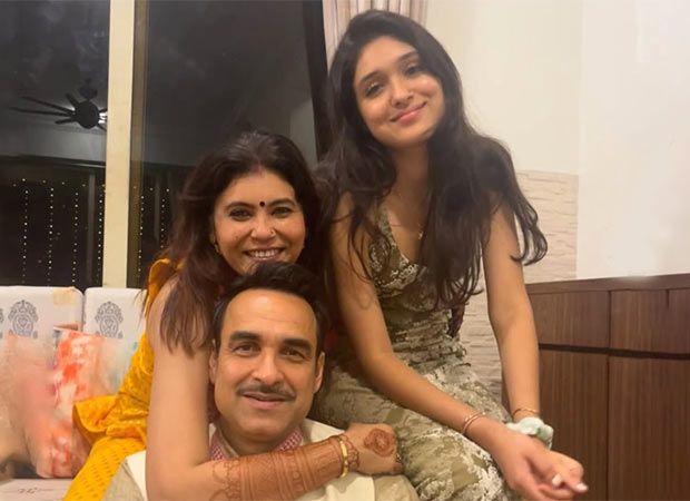 Pankaj Tripathi and wife Mridula entered theater production with Lailaj; Daughter Aashi makes stage debut : Bollywood News - IHNS Pankaj Tripathi and wife Mridula entered theater production with Lailaj; Daughter Aashi made stage debut