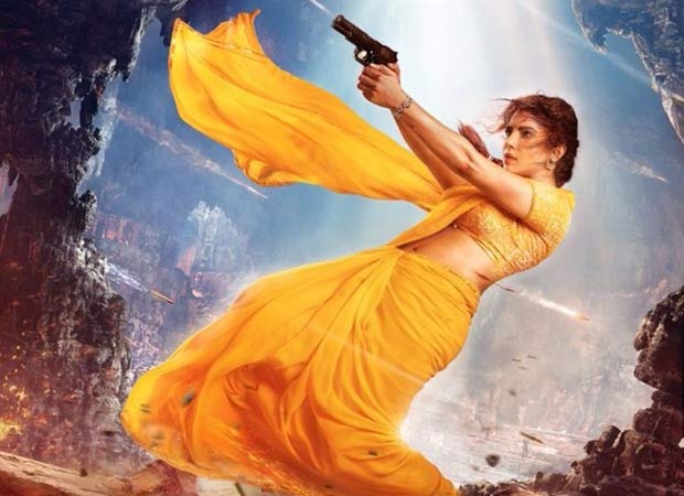 Priyanka Chopra guns in a saree as Globetrotter's Mandakini; Look out first! : Bollywood News - IHNS Priyanka Chopra guns in a saree as Globetrotter's Mandakini; Look out first! : Bollywood News - Bollywood Hungama