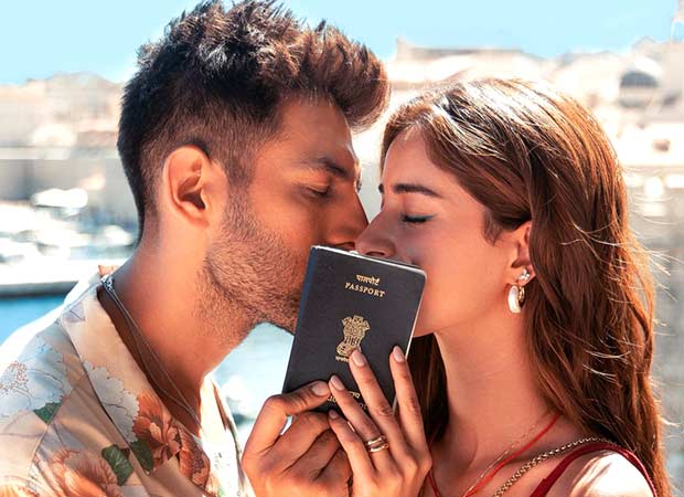 Exclusive: CBFC censors 15-second sexually suggestive scene in Tu Meri Main Tera Main Tera Tu Meri : Bollywood News - IHNS Exclusive: CBFC censors 15-second sexually suggestive scene in Tu Meri Main Tera Main Tera Tu Meri
