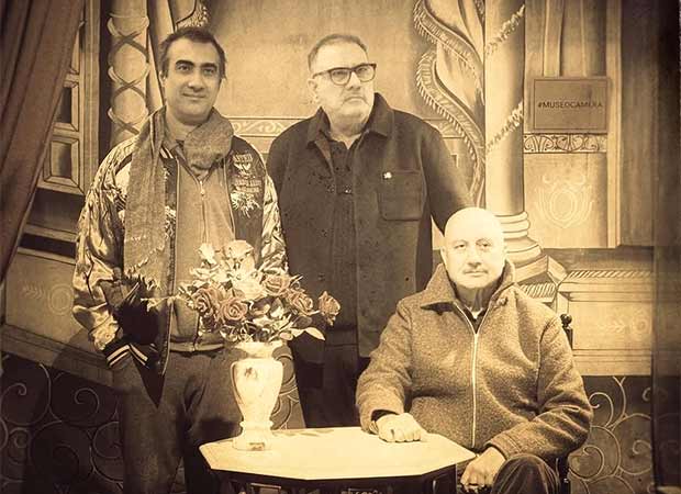 Boman Irani joins the shooting of Khosla Ka Ghosla 2 in Delhi; "Aap party hai ya broker" quip: Bollywood News - IHNS Boman Irani joins the shooting of Khosla Ka Ghosla 2 in Delhi; took a pinch "Are you a party or a broker?"