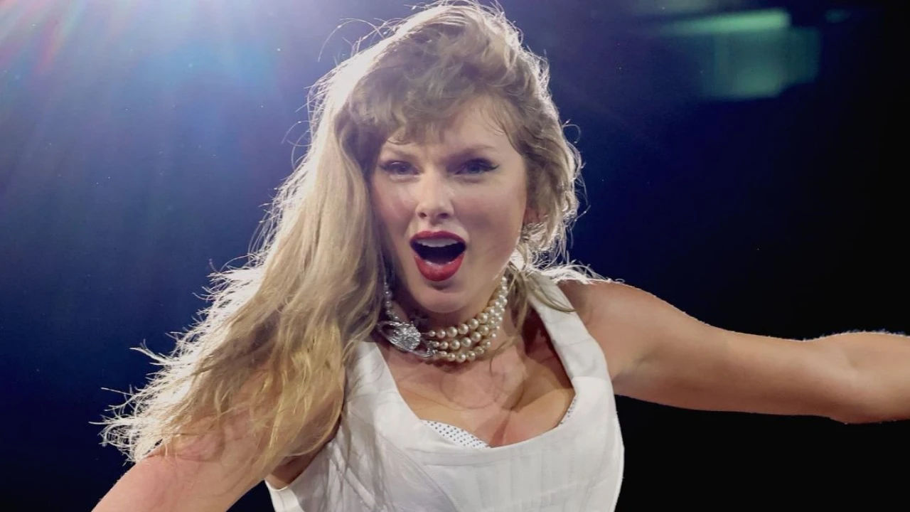 Taylor Swift: courtesy of Getty Images