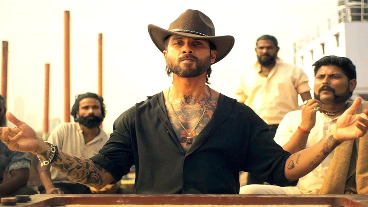 O' Romeo box office collection fourth Friday: Shahid Kapoor and Vishal Bhardwaj's film reaches fourth weekend with Rs 30 lakh, target of Rs 60 crore final O' Romeo Box Office Collections 4th Friday: Shahid Kapoor and Vishal Bharadwaj's film enters 4th Weekend with Rs 30 lakh, targets Rs 60 crore final