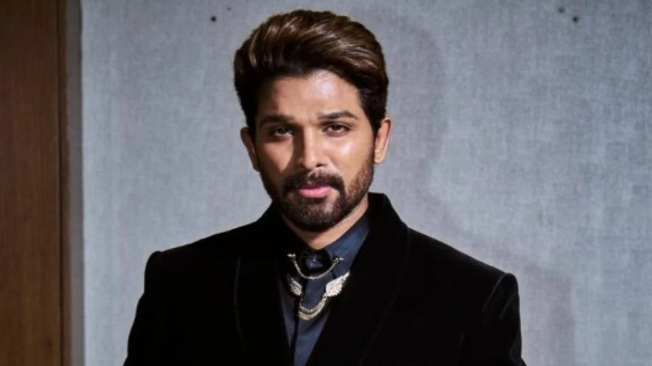 Allu Arjun has no fixed salary, follows this business model to become the highest paid actor Allu Arjun has no fixed salary, follows THIS business model to become highest paid actor