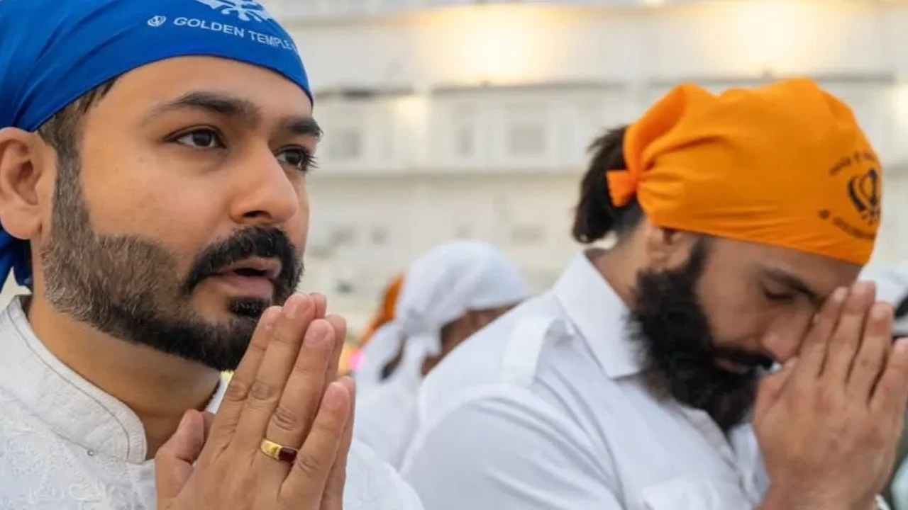 Dhurandhar The Revenge Box Office Collection: Ranveer Singh and Aditya Dhar's film adds Rs 90 lakh on sixth Wednesday, earns Rs 972 crore Dhurandhar The Revenge Box Office Collections: Ranveer Singh and Aditya Dhar's film holds well on 4th Monday, approaches Rs 1000 crore club