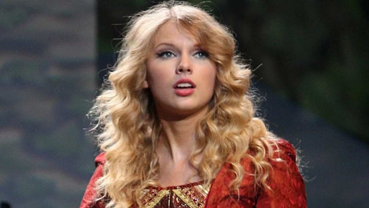 Taylor Swift reveals love story was inspired by her desire to date 17-year-old 'much older' man: 'Needing to discipline my kids' Taylor Swift: courtesy of Getty Images