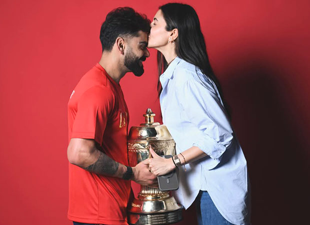 Anushka Sharma kisses Virat Kohli's forehead as RCB wins second consecutive IPL title Anushka Sharma kisses Virat Kohli's forehead as RCB wins second consecutive IPL title