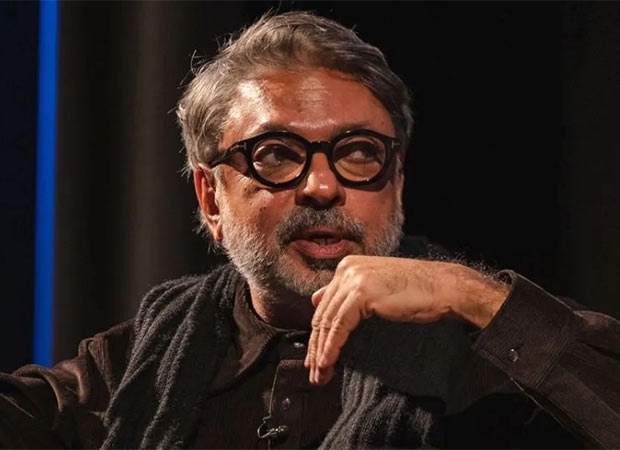 Tragedy related to love and war: Worker dies of alleged electric shock; Bhansali Productions has offered Rs 40 lakh as compensation Tragedy related to love and war: Worker dies of alleged electric shock; Bhansali Productions has offered Rs 40 lakh as compensation